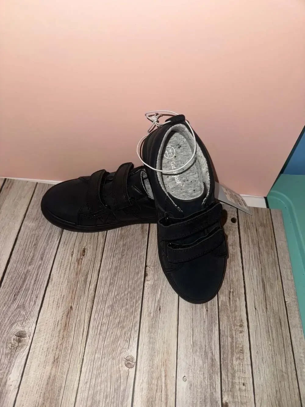 Cat & Jack Kids Parker Velcro Sneakers Black Size 11 - Picture 3 of 4